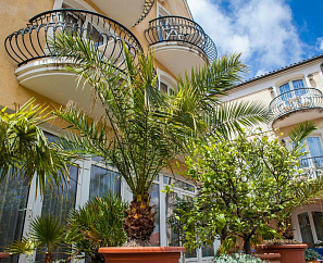 VILLA MEDITERRAN