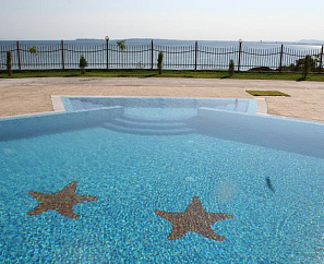 CROWN FORT BEACH