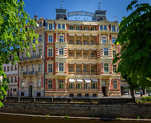QUISISANA PALACE