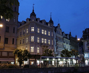 ESPLANADE APARTMENTS 